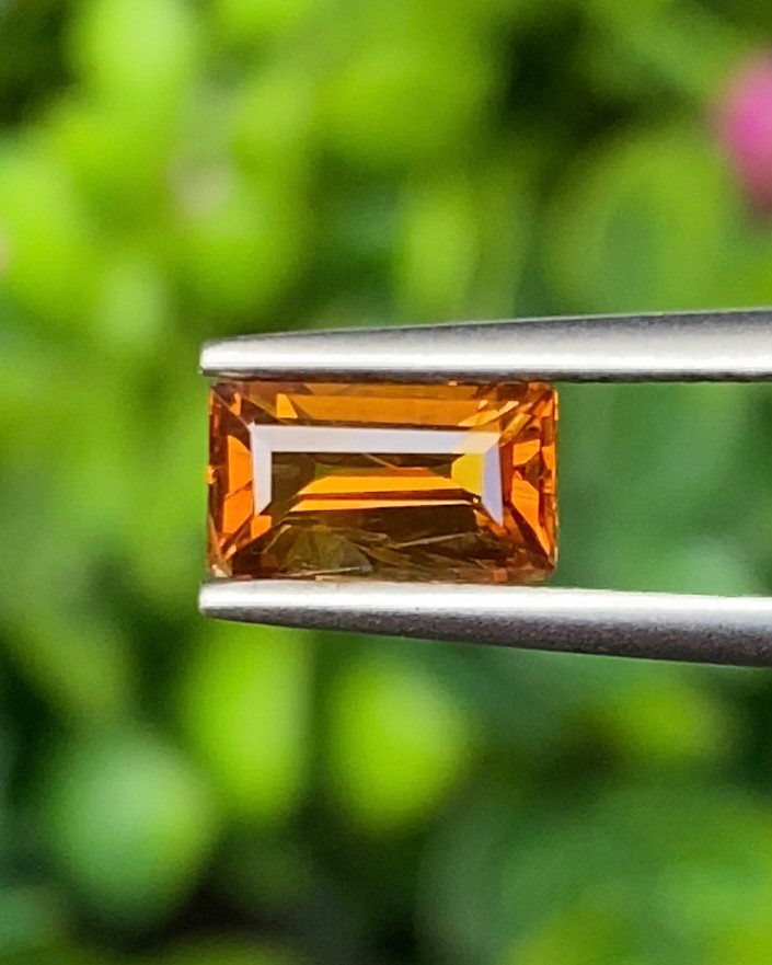 พลอย บุษราคัม yellow sapphire 0.99 กะรัต (Cts.) พลอยแท้ อัญมณีมงคลประจําวันเกิด เครื่องประดับพลอย
