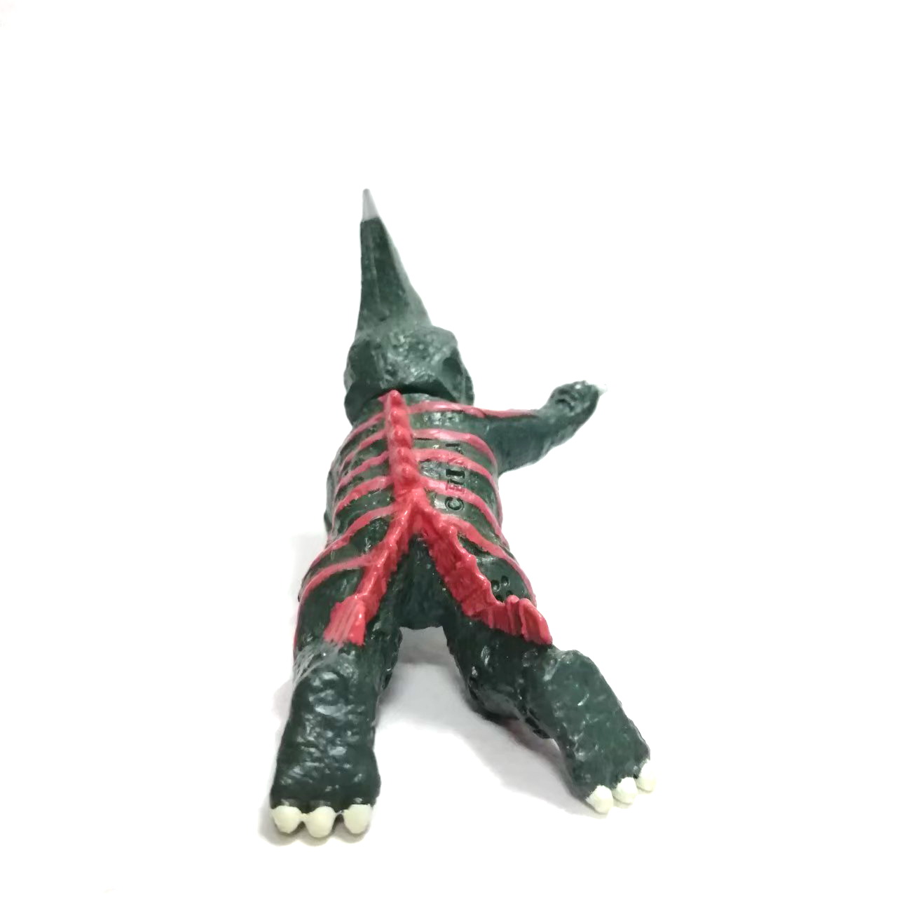 ขนาด3นิ้ว*** อาจมีรอยกาวบางส่วนไม่มีฐานน้ำแข็ง กาชาปองสัตว์ประหลาดกิวรอน(GUIRON)จากกาเมร่า ขนาดตามรูป มือสองของครบ