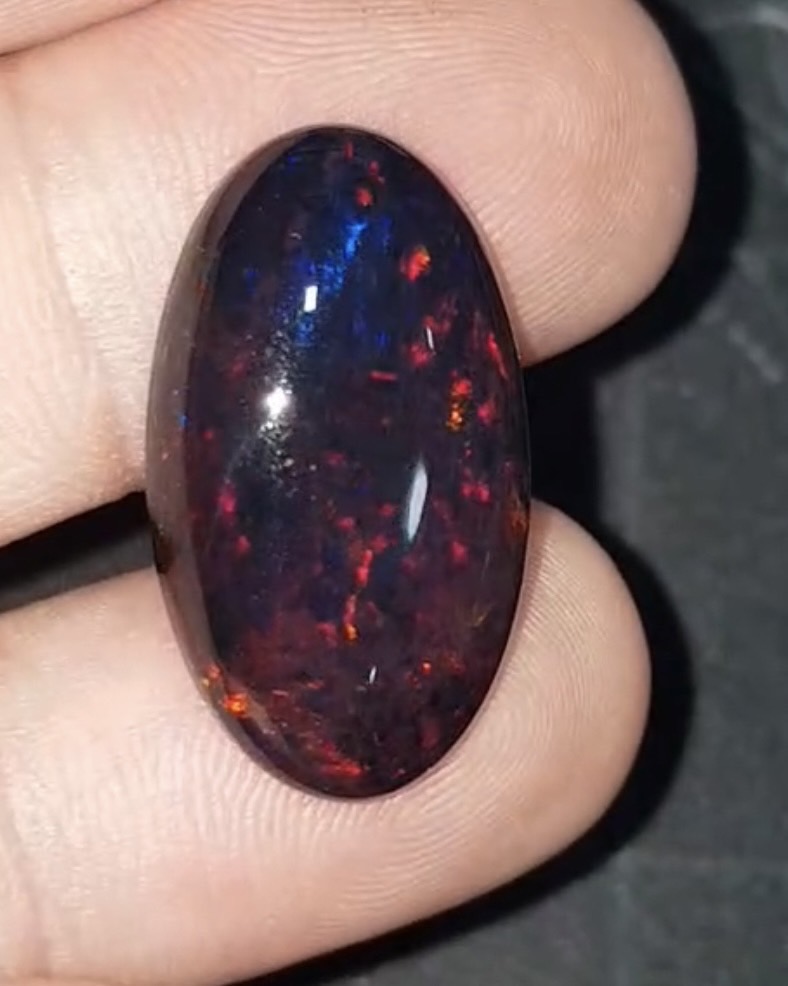 พลอย โอปอล Opal 11.64 กะรัต (Cts.) พลอยแท้ อัญมณีมงคลประจําวันเกิด เครื่องประดับพลอย