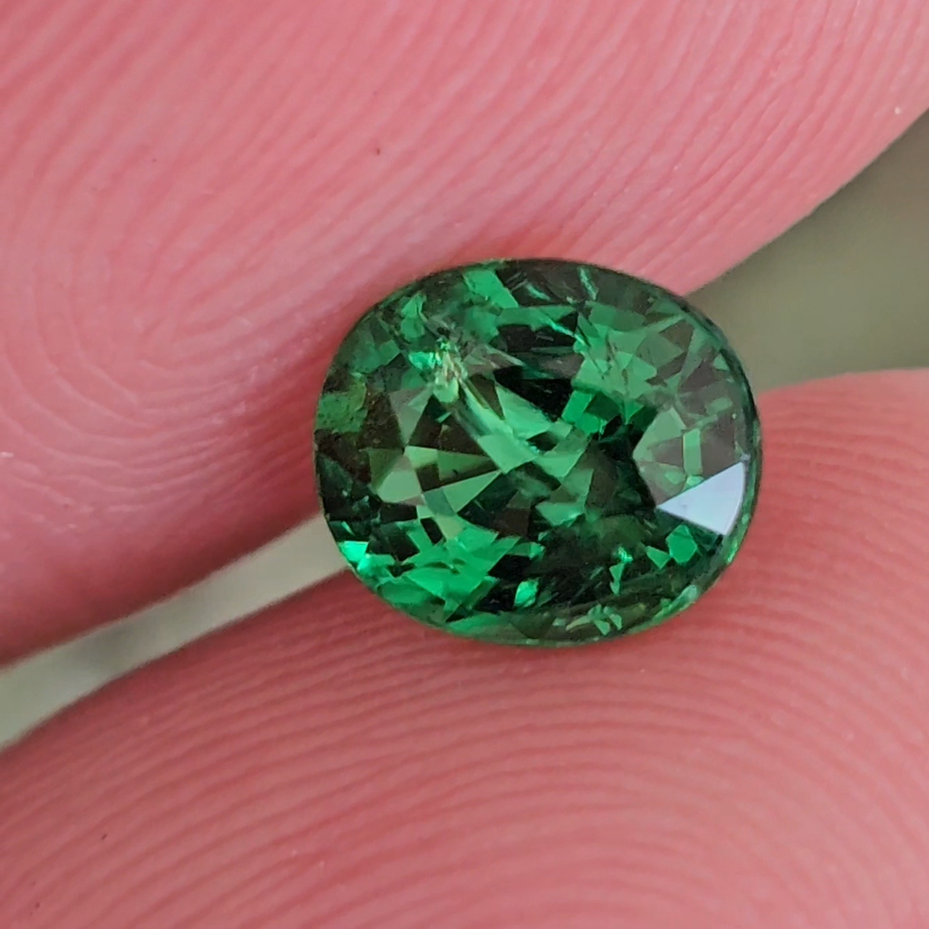 พลอย ซาโวไรท์ Tsavorite Garnet 1.28 กะรัต (Cts.) ดิบ Unheated พร้อมใบเซอร์ อัญมณีมงคลประจําวันเกิด เครื่องประดับพลอย