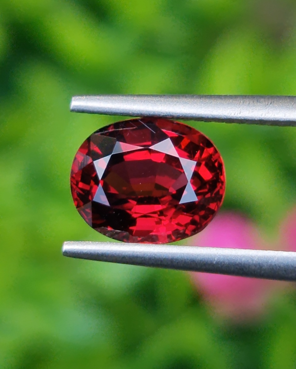 พลอย โรโดไลต์ กาเน็ท Rhodolite Garnet 2.44 กะรัต Cts.พลอยแท้ อัญมณีมงคลประจําวันเกิด เครื่องประดับพลอย