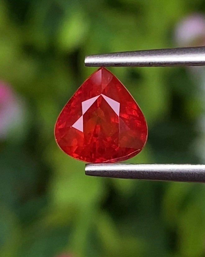 พลอย ทับทิม ซองเจีย Songea Ruby Sapphire 1.86 กะรัต (Cts.) พลอยแท้ อัญมณีมงคลประจําวันเกิด เครื่องประดับพลอย