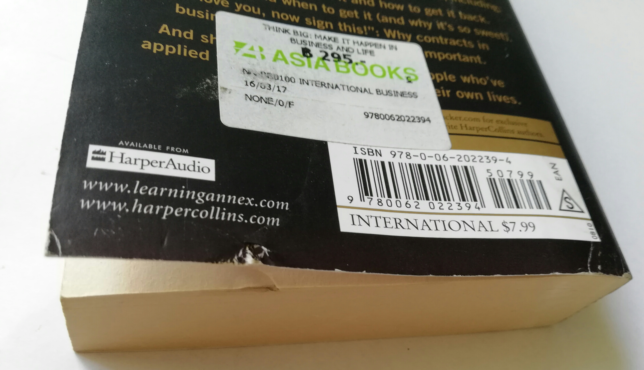 หนังสือแนวทักษะการบริหารจัดการ ฉบับภาษาอังกฤษ *THINK BIG" โดย Donald J.Trump และ Bill Zanker, president/founder The Learning Annex _Make It Happen in Business and Life **หนังสือมีตำหนิ โปรดตรวจสอบทุกภาพ