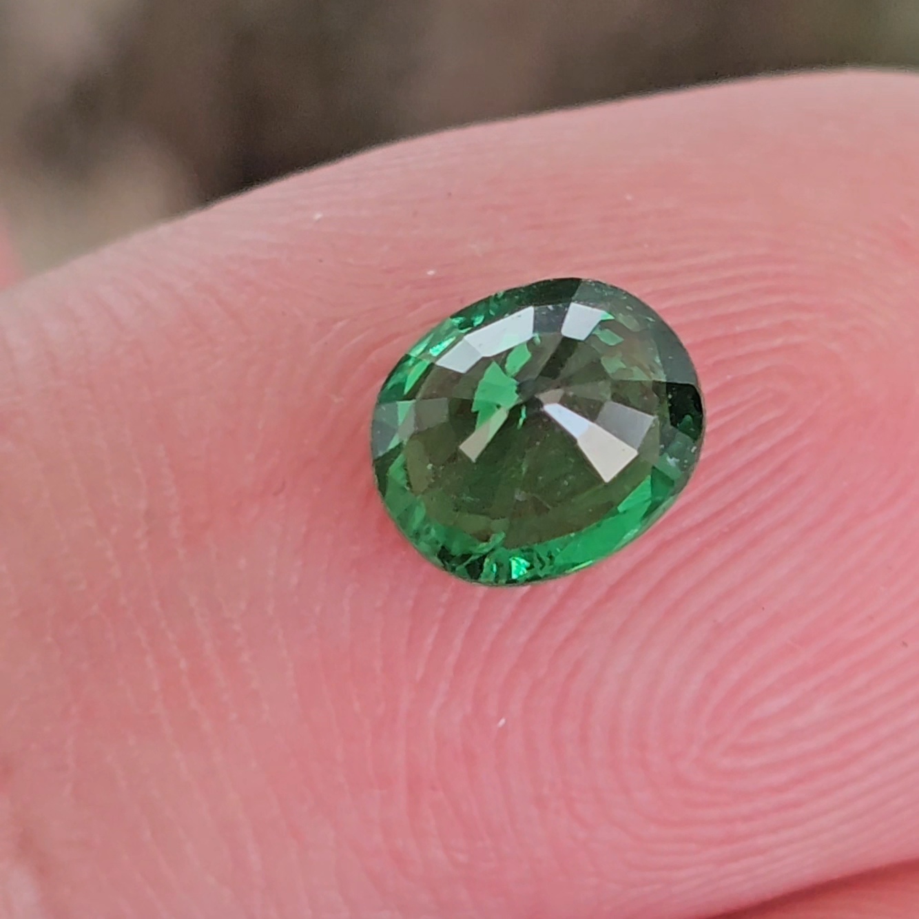 พลอย ซาโวไรท์ Tsavorite Garnet 1.28 กะรัต (Cts.) ดิบ Unheated พร้อมใบเซอร์ อัญมณีมงคลประจําวันเกิด เครื่องประดับพลอย