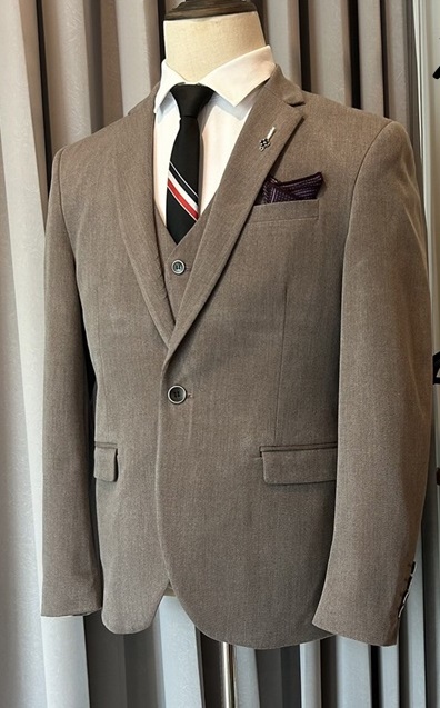 เช่า ชุดสูทชาย สีน้ำตาล ทรงคลาสสิก สไตล์เกาหลี