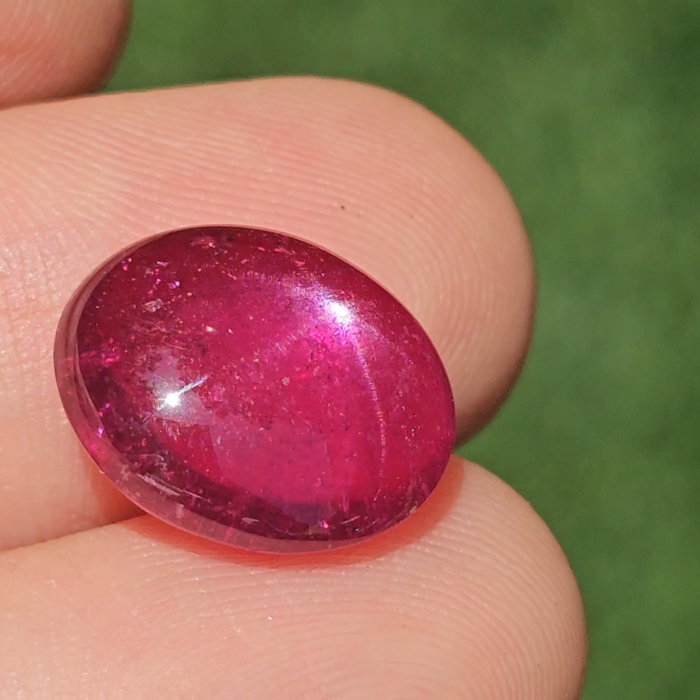 พลอย ทับทิม สตาร์ แซฟไฟร์ Ruby Star Sapphire 10.71 กะรัต (Cts.) พร้อมใบเซอร์ พลอยแท้ อัญมณีมงคลประจําวันเกิด เครื่องประดับพลอย