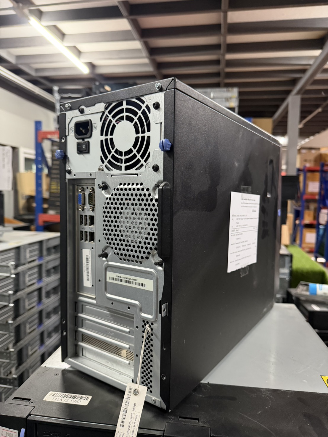 Lenovo Think System X3100 M5(E3-1220V3/Ram 32 GB/harddisk 1 TB x2 )+M1115