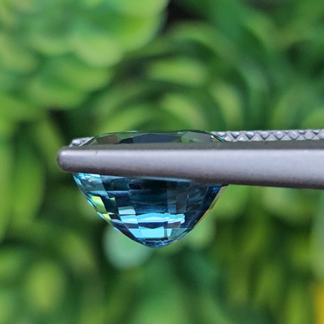 พลอย เพทาย (Zircon) 4.89 กะรัต (Cts.) พลอยแท้ อัญมณีมงคลประจําวันเกิด เครื่องประดับพลอย