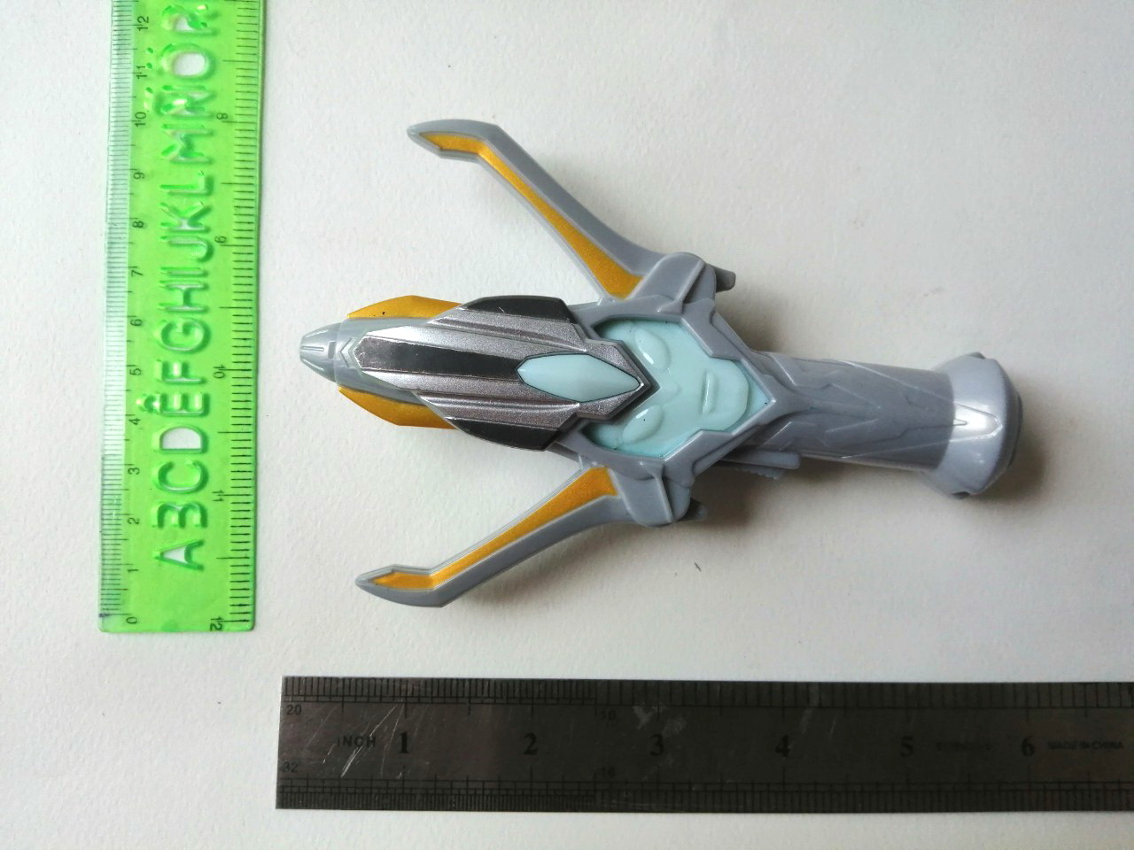 อุปกรณ์แปลงร่างของอุลตร้าแมน กิงกะ ", กิงกะสปาร์ค" ขนาด 5 นิ้ว รุ่นนี้มีเพียงไฟ ตามภาพ ไม่มีเสียง ไม่มีตัวอ่านเซนเซอร์ ไม่สามารถเล่นกับตุ๊กตา