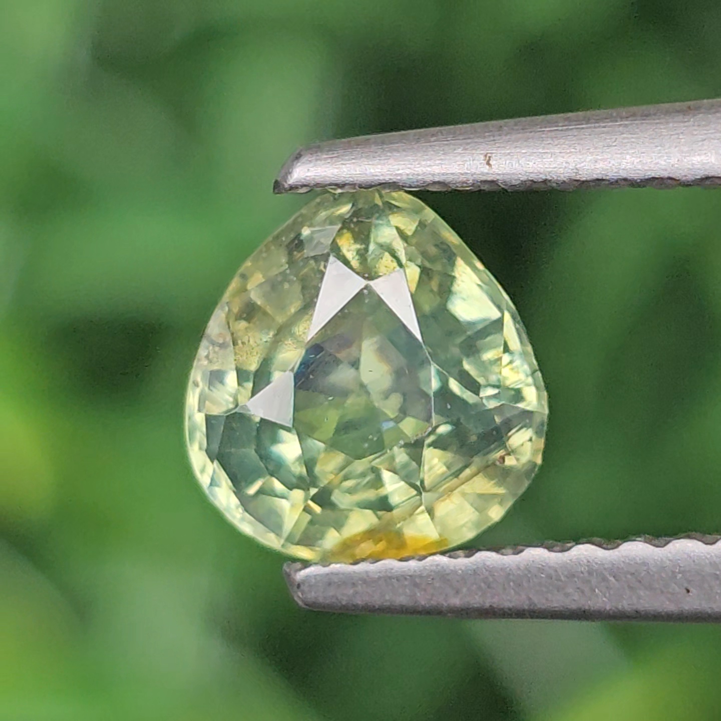 พลอย เพทาย Natural Zircon 1.29 กะรัต (Cts.) ดิบ พลอยแท้อัญมณีมงคล ประจําวันเกิด เครื่องประดับพลอย