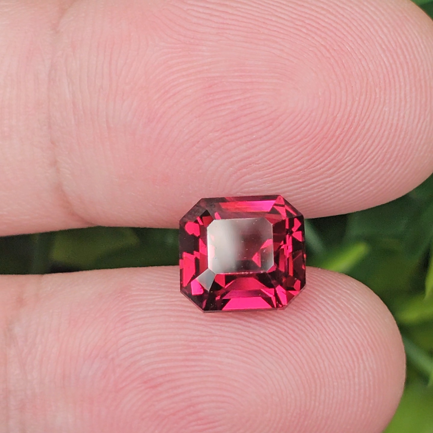 พลอย อุมบาไลต์ การ์เน็ต Umbalite Garnet 4.52 กะรัต (Cts.) ดิบ Unheated พร้อมใบเซอร์ AIG พลอยแท้ อัญมณีมงคลประจําวันเกิด เครื่องประดับพลอย
