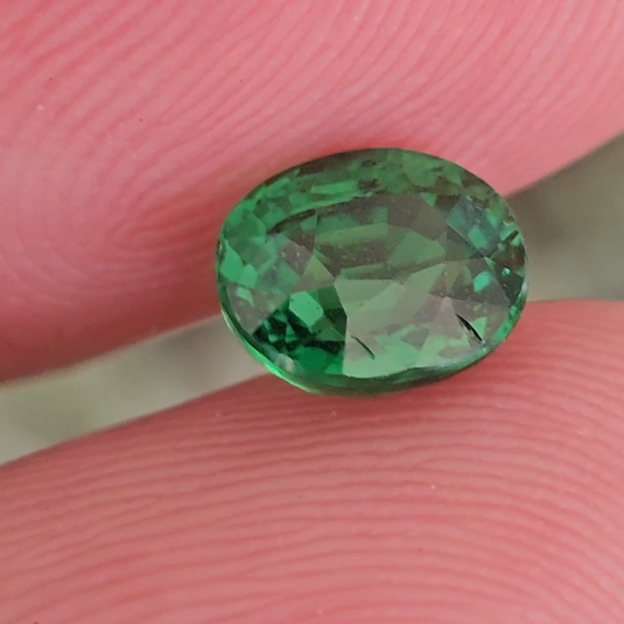 พลอย ซาโวไรท์ Tsavorite Garnet 1.26 กะรัต (Cts.) ดิบ Unheated พร้อมใบเซอร์ อัญมณีมงคลประจําวันเกิด เครื่องประดับพลอย