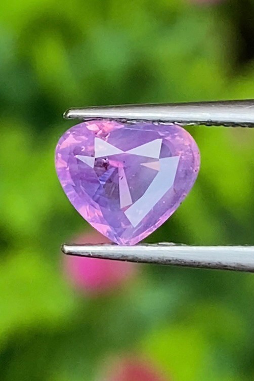 พลอย เพอเพิล แซฟไฟร์ สีม่วง Purple Sapphire ดิบ (Unheated) 1.08 กะรัต (Cts.) พลอยแท้ อัญมณีมงคลประจําวันเกิด เครื่องประดับพลอย