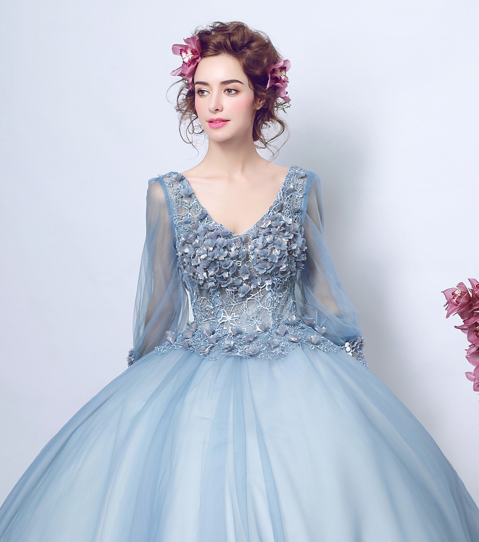 Pre-order ชุดแฟนซี ชุดเจ้าสาว ชุดราตรียาว สีฟ้า แขนยาว คอวี แต่งดอกไม้ช่วงบน ซีทรู กระโปรงตาข่าย เชือกผูกหลัง