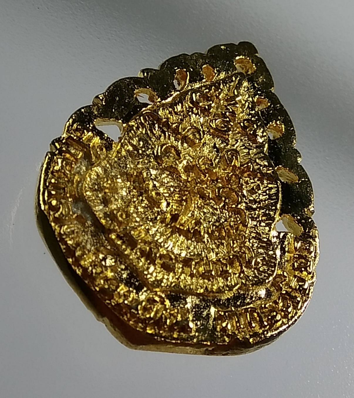 ก078 เหรียญหล่อลายฉลุ หลวงปู่พรหมมา วัดสวนหินผานางคอย จ.อุบลราชธานี ปี2537