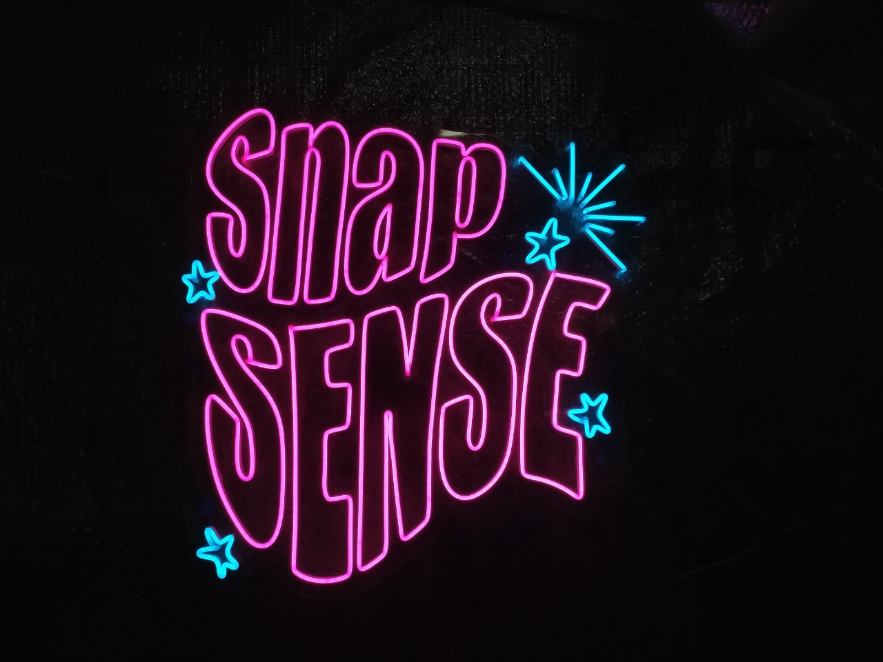 ไฟนีออน เฟค