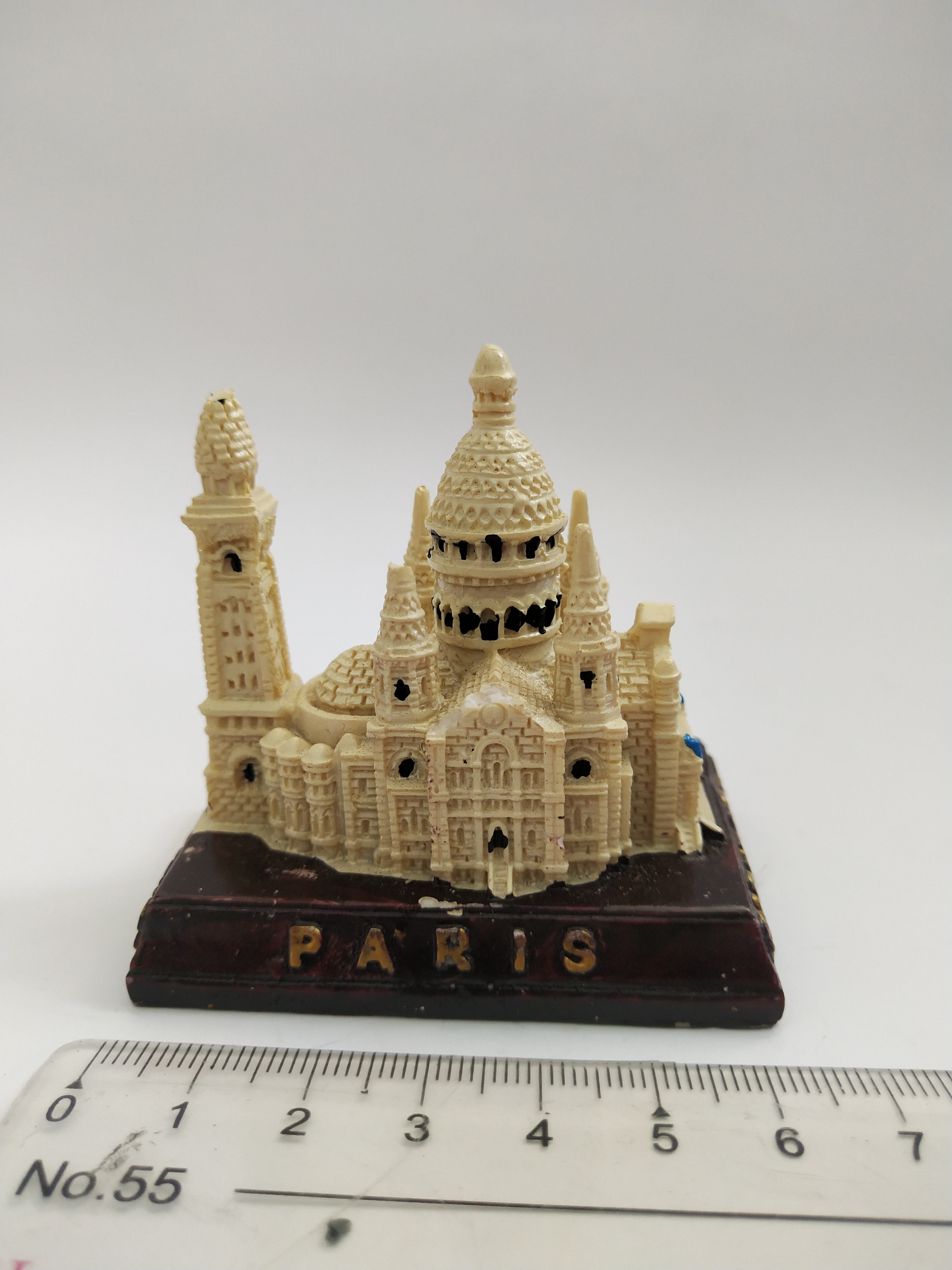 มีหลายภาพ ** มีตำหนิ โมเดลThe Basilica of the Sacred Heart of Paris ชิ้นงานเรซิ่น ขนาดตามภาพ