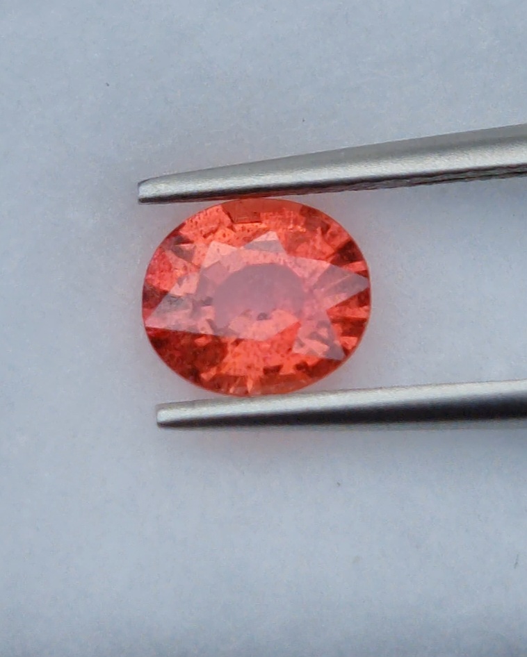 พลอย ออเรนจ์ แซฟไฟร์ Orange Sapphire 1.23 กะรัต (Cts.) พลอยแท้ อัญมณีมงคลประจําวันเกิด เครื่องประดับพลอย