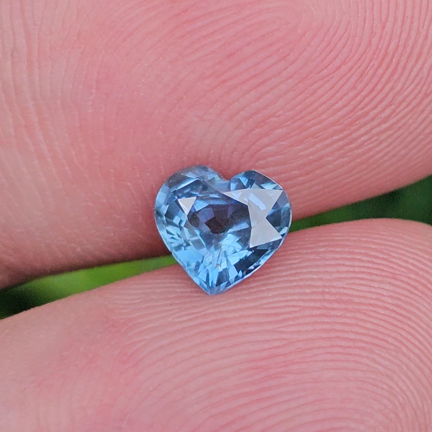 พลอย ไพลิน (Blue Sapphire) 1.05 กะรัต (Cts.) พลอยแท้ อัญมณีมงคลประจําวันเกิด เครื่องประดับพลอย