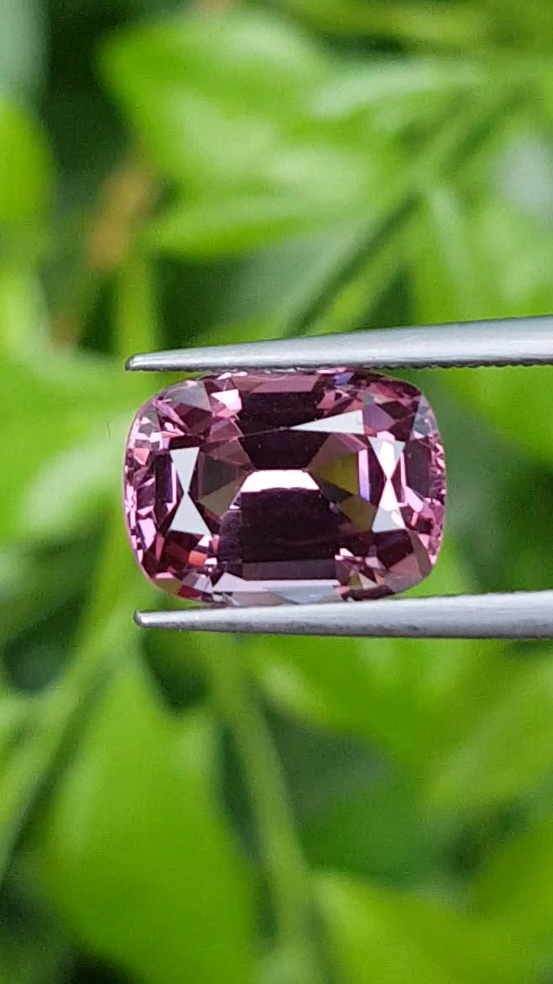 พลอย สปิเนล Spinel 3.10 กะรัต (Cts.) ดิบ Unheated พลอยแท้ อัญมณีมงคลประจําวันเกิด เครื่องประดับพลอย