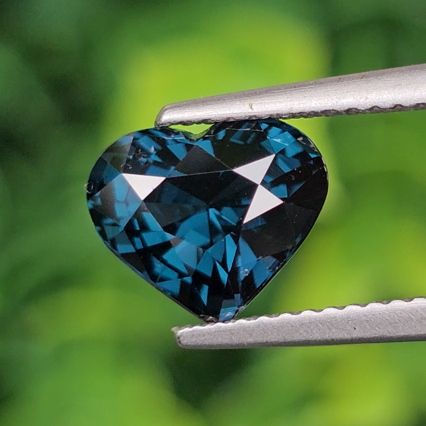 พลอย สปิเนล Spinel 2.71 กะรัต (Cts.) ดิบ (Unheated) พร้อมใบเซอร์ พลอยแท้ อัญมณีมงคลประจําวันเกิด เครื่องประดับพลอย