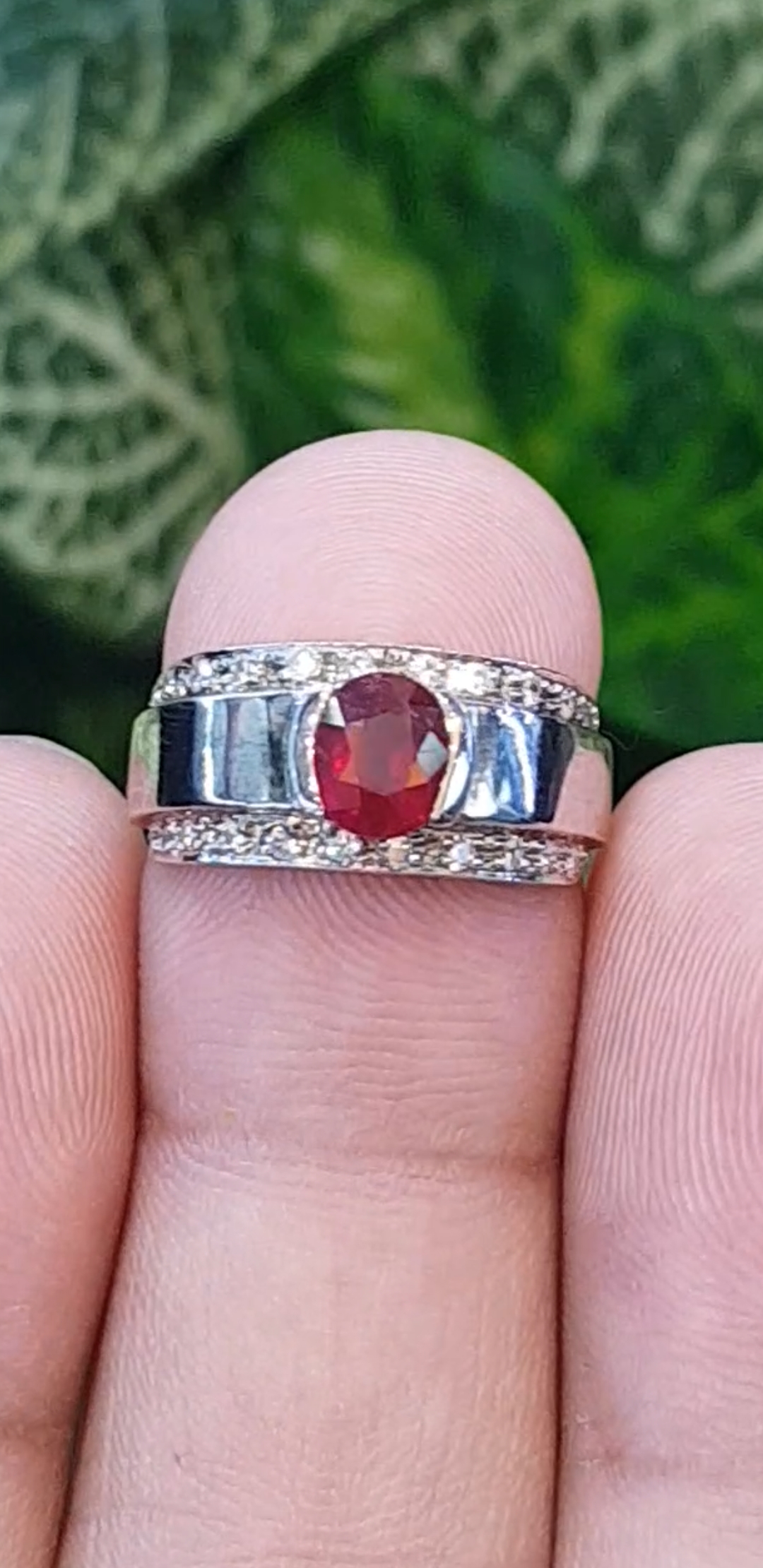 แหวน พลอยแท้ ทับทิม Ruby Ring (Size) 50 ตัวเรือนเงิน ชุบทองคำขาว ประดับด้วย เพชร CZ เผาใหม่