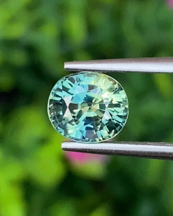 พลอย แซฟไฟร์ 3 สี Tri Color Sapphire 2.12 กะรัต (Cts.) พลอยแท้ อัญมณีมงคลประจําวันเกิด เครื่องประดับพลอย