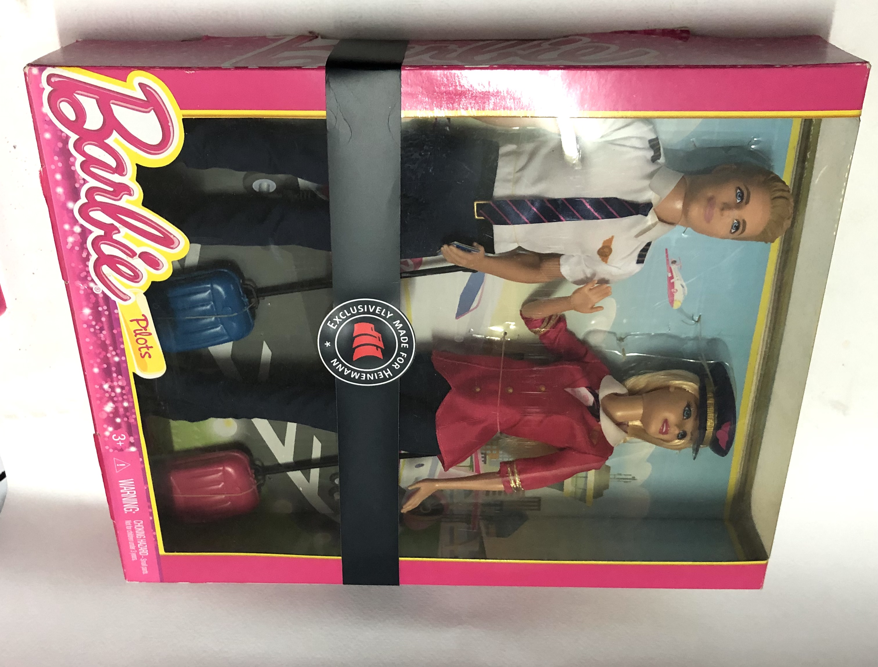 มือ1 เก่าเก็บในกล่อง ตุ๊กตาบาร์บี้คู่ชายหญิง แอร์โฮสเตสกับสจ๊วด พร้อมพร็อบและฉาก