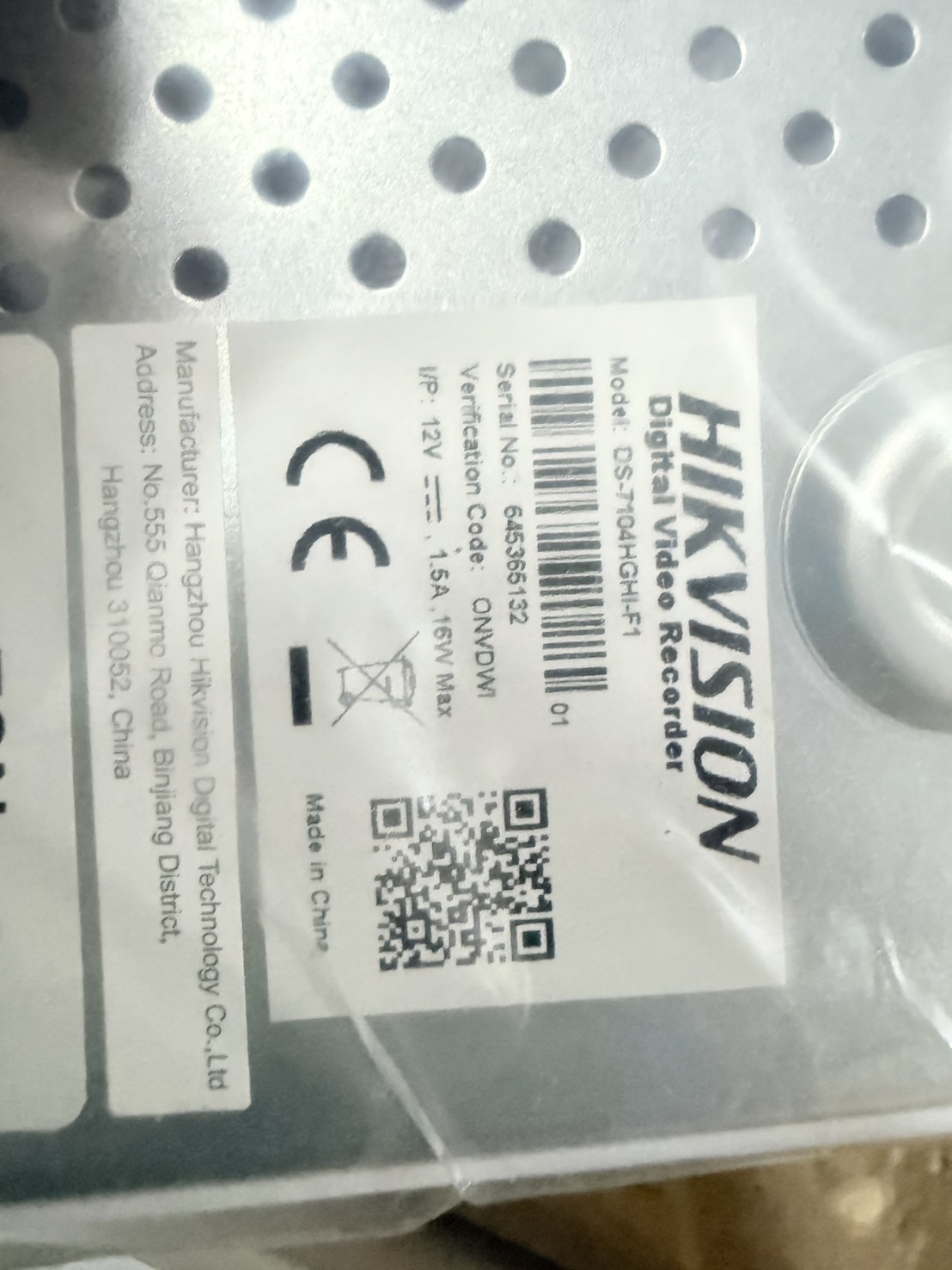 Hikvision Digital Video Recorder DS-7104HGHI-F1 มี 12 ตัว