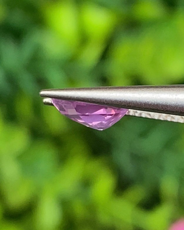 พลอย ชมพู พิ้ง แซฟไฟร์ Pink Sapphire 1.47 กะรัต (Cts.) พลอยแท้ อัญมณีมงคลประจําวันเกิด เครื่องประดับพลอย