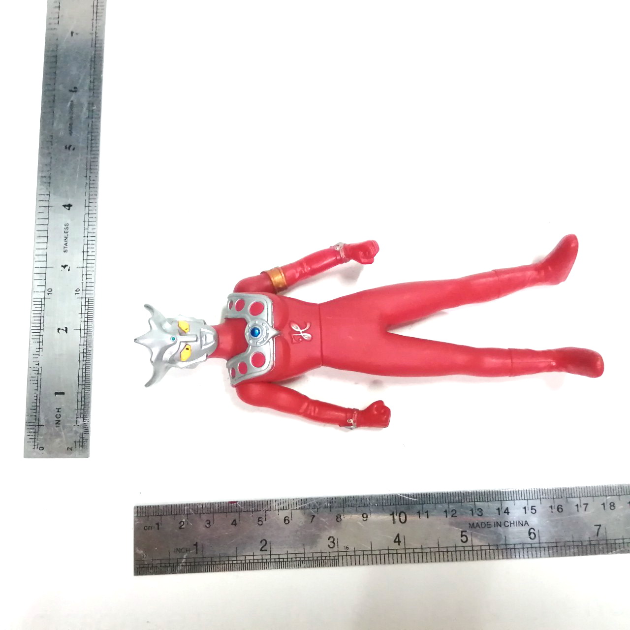 ซอฟ 6 นิ้ว อุลตร้าแมนเรโอ ขนาดตามรูป สภาพดี มีรอยบ้าง