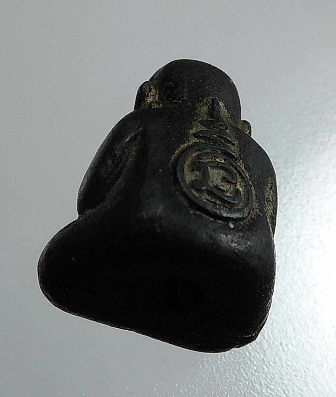 L079 พระปิดตามหาลาภฝนแสนห่า หลวงพ่อลัด วัดหนองกะบอก จ.ระยอง ปี2530 (เนื้อตะกั่วอุดผง)