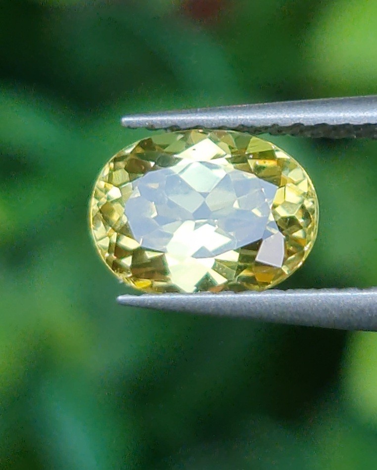 พลอย คริโซเบริล (Chrysoberyl) 1.13 กะรัต (Cts.) พลอยแท้ อัญมณีมงคลประจําวันเกิด เครื่องประดับพลอย