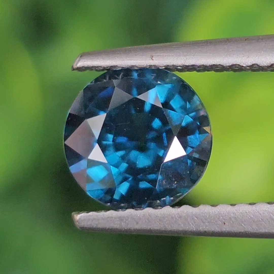 พลอย เพทาย Natural Zircon 1.93 กะรัต (Cts.) พร้อมใบเซอร์ พลอยแท้อัญมณีมงคล ประจําวันเกิด เครื่องประดับพลอย