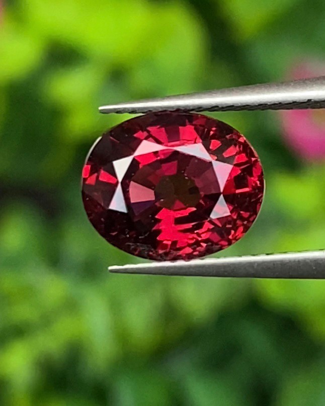 พลอย โรโดไลต์ กาเน็ท Rhodolite Garnet 2.61 กะรัต Cts.พลอยแท้ อัญมณีมงคลประจําวันเกิด เครื่องประดับพลอย