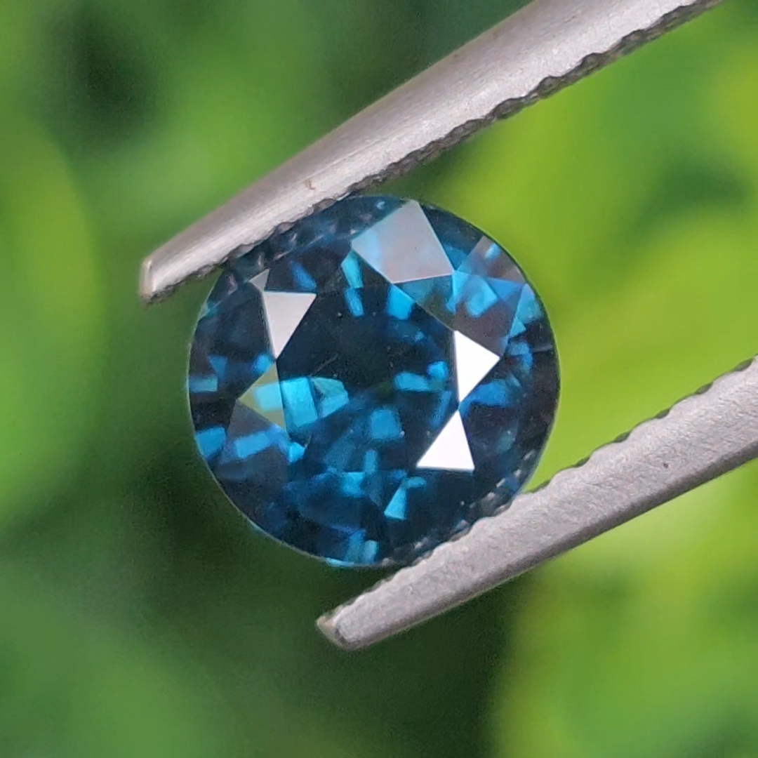 พลอย เพทาย Natural Zircon 1.93 กะรัต (Cts.) พร้อมใบเซอร์ พลอยแท้อัญมณีมงคล ประจําวันเกิด เครื่องประดับพลอย