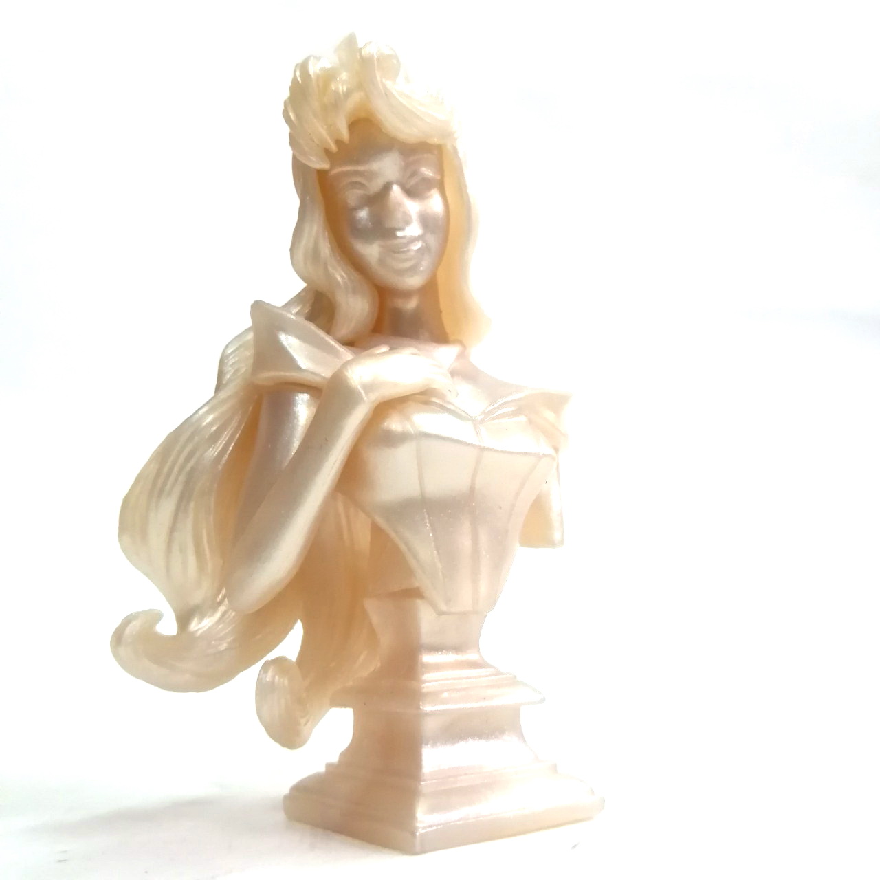 กาชาปอง รูปปั้น bust ครึ่งตัว เจ้าหญิงดีสนีย์ สีมุก เจ้าหญิงออโรร่า (เจ้าหญิงนิทรา) สภาพดี ของมีใบปิดตามภาพ