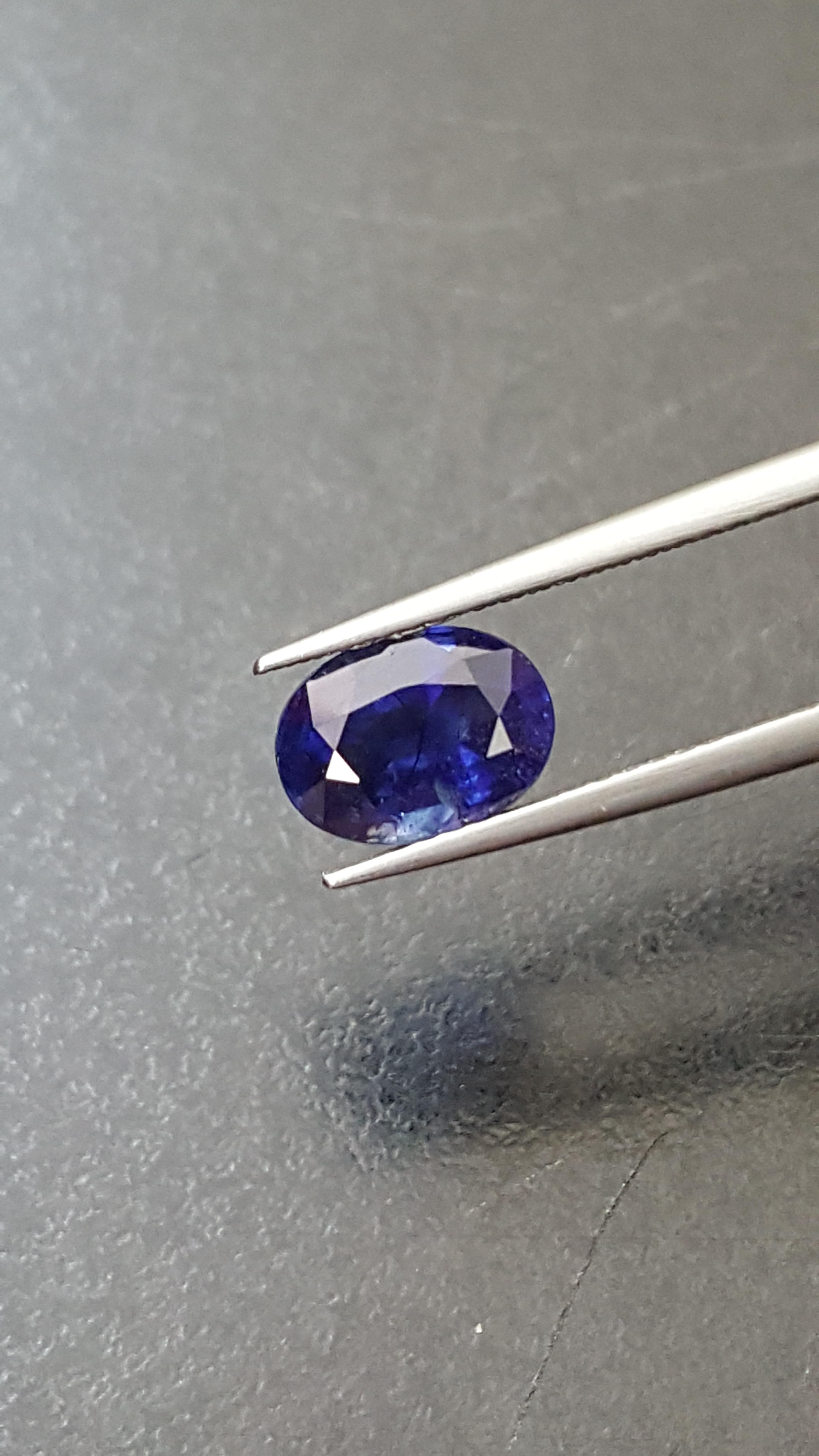 พลอย ไพลิน Blue Sapphire 2.06 กะรัต (Cts.) พลอยแท้ อัญมณีมงคลประจําวันเกิด เครื่องประดับพลอย