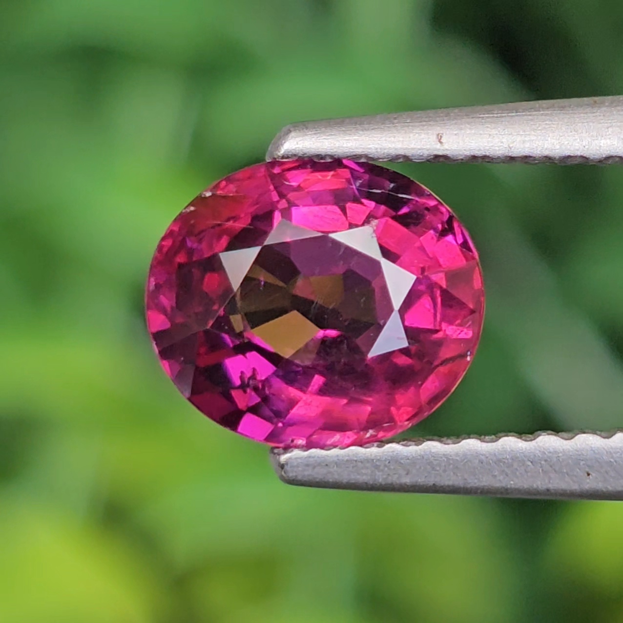 พลอย อุมบาไลต์ การ์เน็ต Umbalite Garnet 1.68 กะรัต (Cts.) ดิบ Unheated พร้อมใบเซอร์ ลอยแท้ อัญมณีมงคลประจําวันเกิด เครื่องประดับพลอย