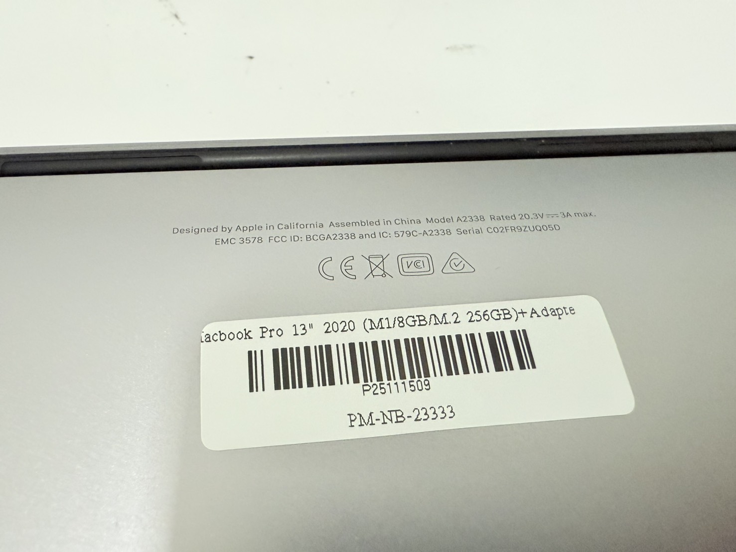 Apple Macbook Pro 13" 2020 (M1/8GB/M.2 256GB)+Adapter