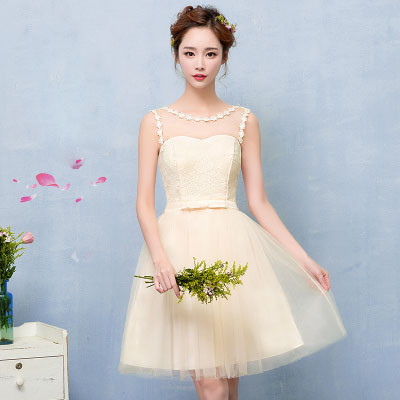 ชุดเพื่อนเจ้าสาว สีครีม กระโปรงตาข่าย สม๊อกหลัง