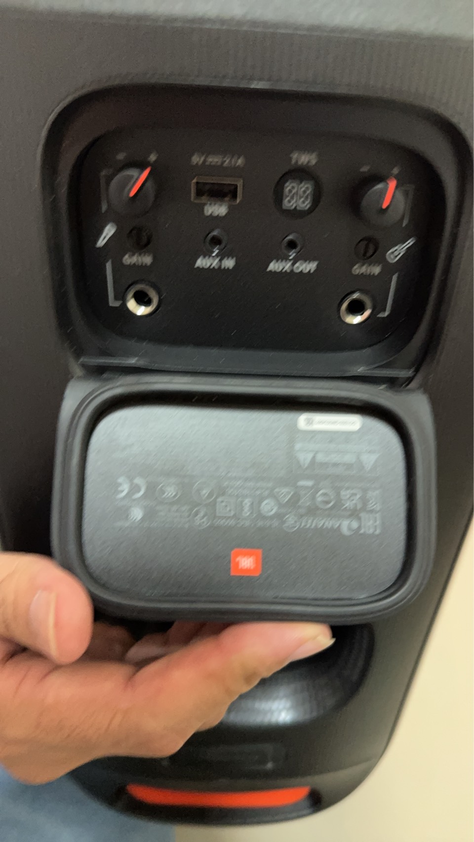 partybox 110 + ไมค์ ราคาดี สภาพดี