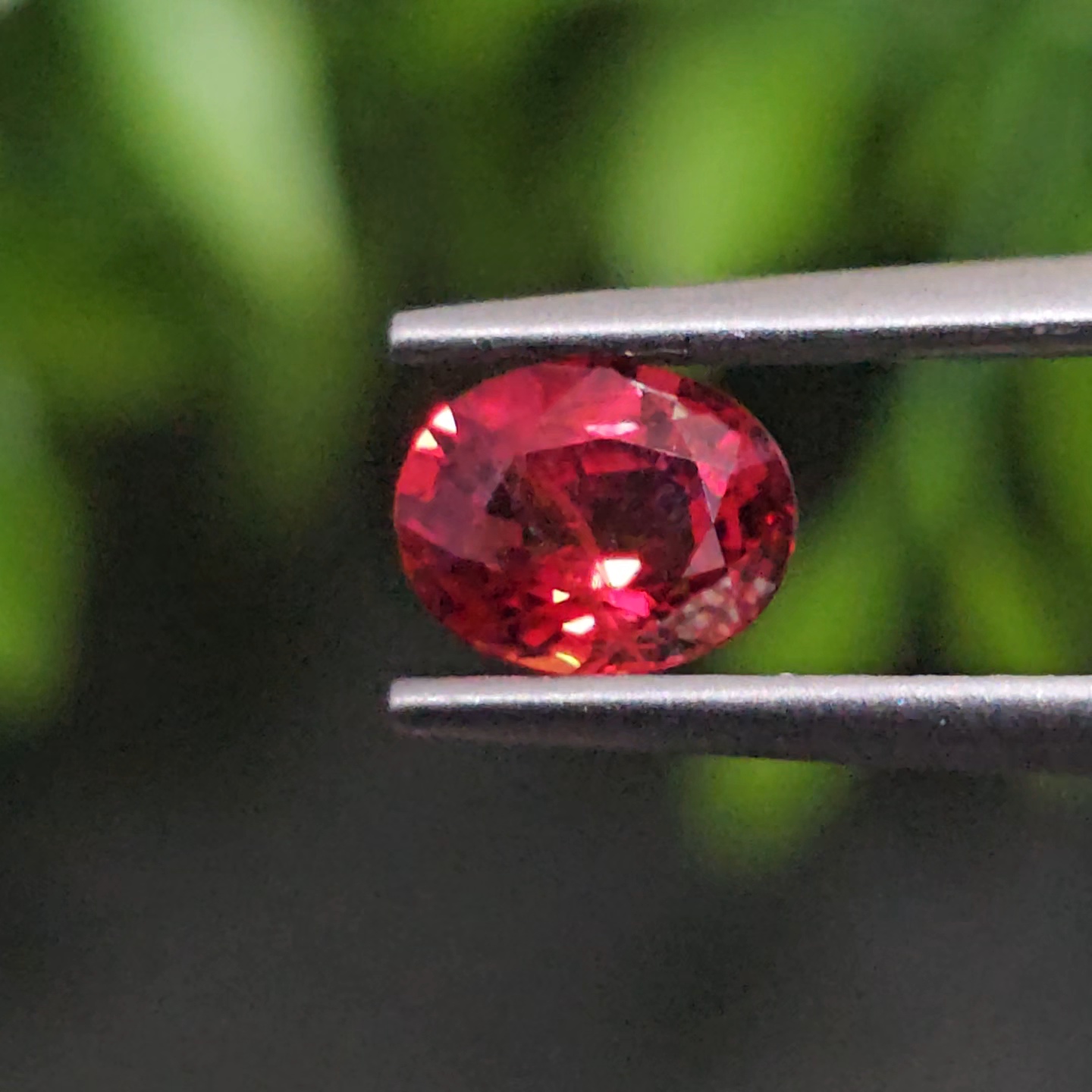 พลอย ทับทิม ซองเจีย Songea Ruby Sapphire 1.03 กะรัต (Cts.) พลอยแท้ อัญมณีมงคลประจําวันเกิด เครื่องประดับพลอย