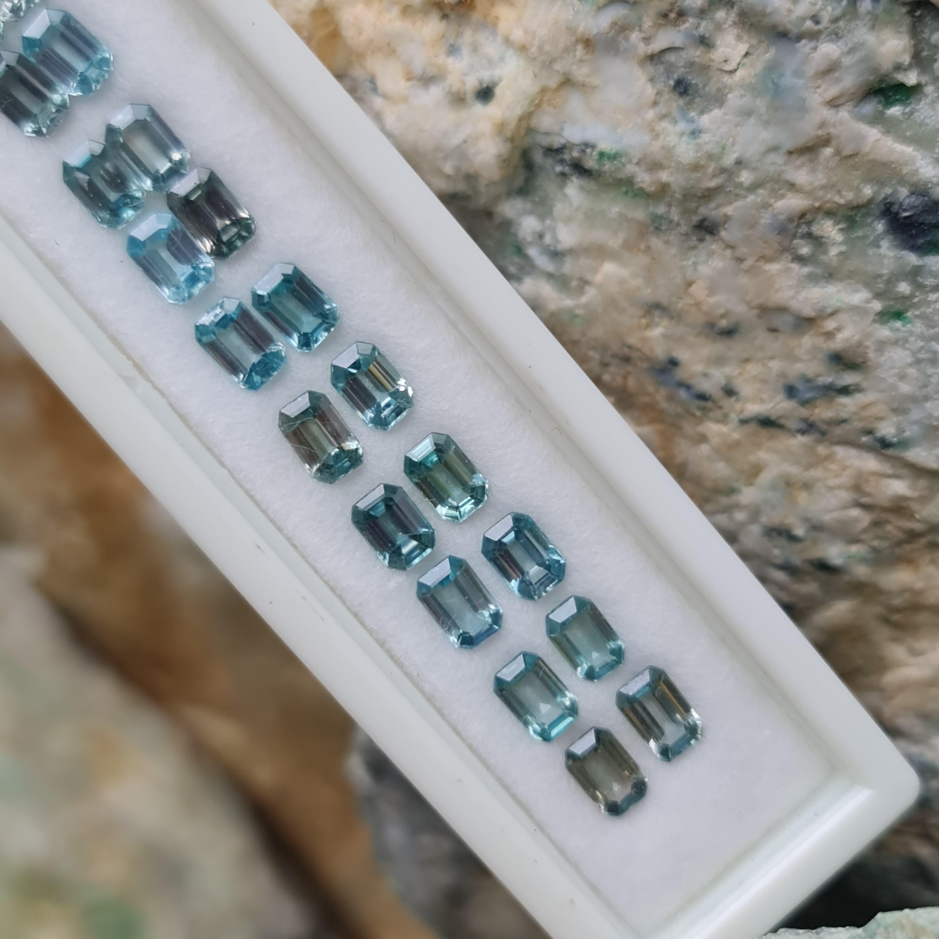 พลอย เพทาย Natural Zircon 26 เม็ด 20.60 กะรัต (Cts.) พลอยแท้ อัญมณีมงคลประจําวันเกิด เครื่องประดับพลอย