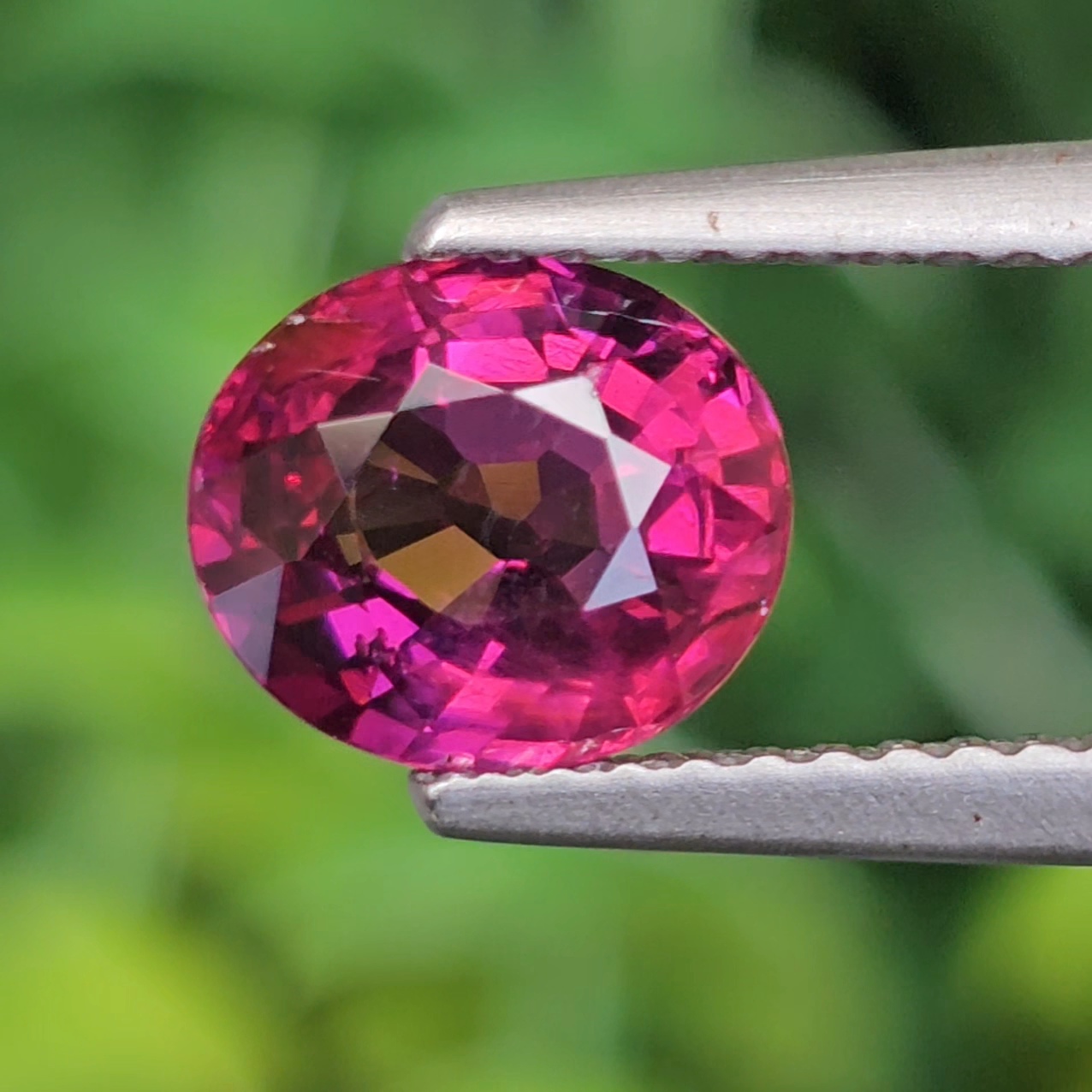พลอย อุมบาไลต์ การ์เน็ต Umbalite Garnet 1.68 กะรัต (Cts.) ดิบ Unheated พร้อมใบเซอร์ ลอยแท้ อัญมณีมงคลประจําวันเกิด เครื่องประดับพลอย
