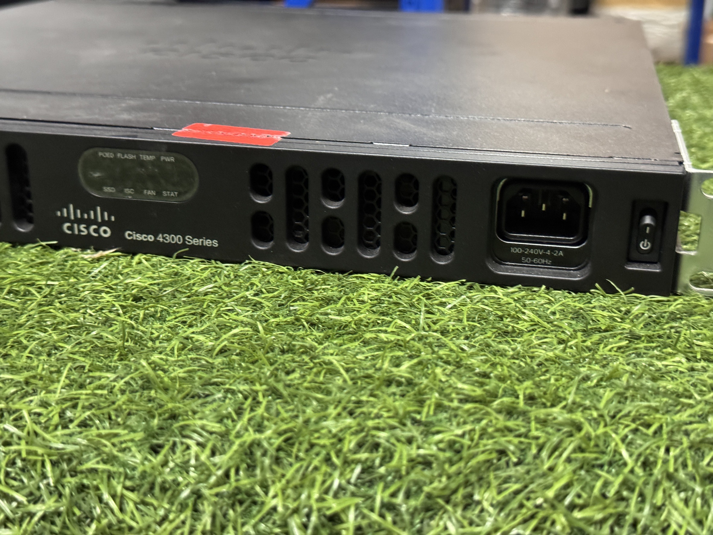 Cisco 4300 Series Integrated Services Routers มี 40 ตัว