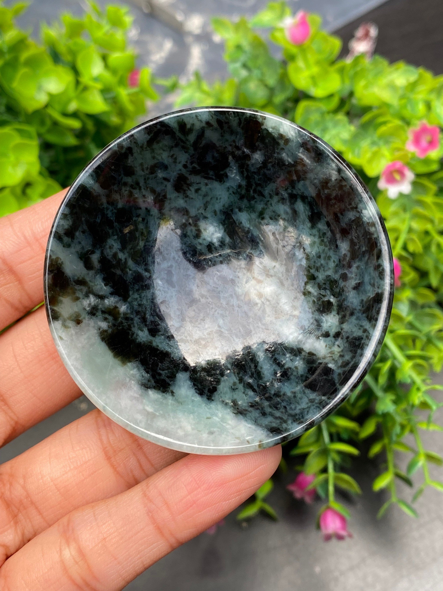 ถ้วยหยก 237.64 กะรัต (Cts.) หยก พม่า แท้ ( Jade Myanmar )