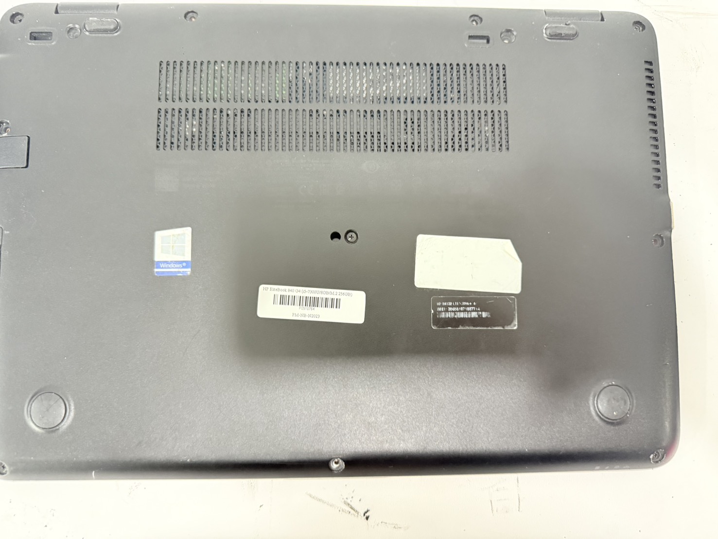 Notebook HP EliteBook 840 G4 (i5-7300U/8GB/M.2 256GB) ไม่มี Adapter ไม่มีแบต จอ Bright ขอบยางเสื่อม มุมเครื่องแตก คีย์บอร์ดกดยาก