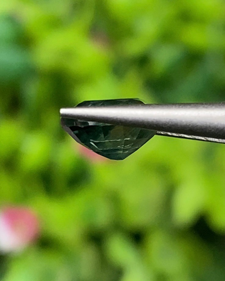 พลอย แซฟไฟร์ 2 สี Bi-Color Sapphire 2.32 กะรัต (Cts.) พลอยแท้ อัญมณีมงคลประจําวันเกิด เครื่องประดับพลอย