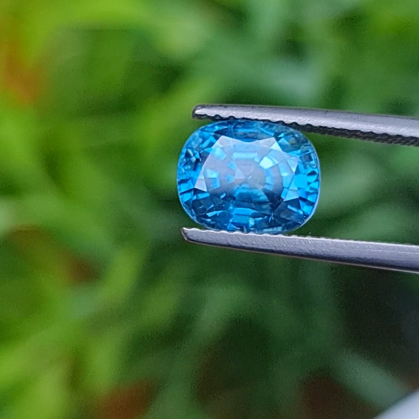 พลอย เพทาย (Zircon) 3.66 กะรัต (Cts.) พลอยแท้ อัญมณีมงคลประจําวันเกิด เครื่องประดับพลอย